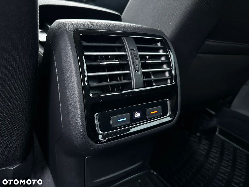 Volkswagen Passat - 23