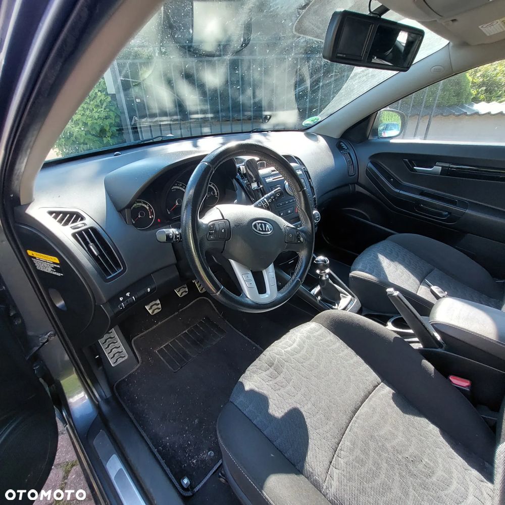 Kia Ceed - 8