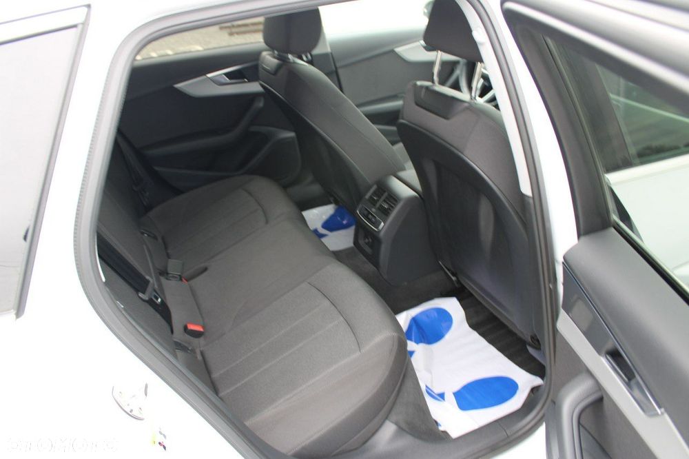 Audi A4 Avant - 33