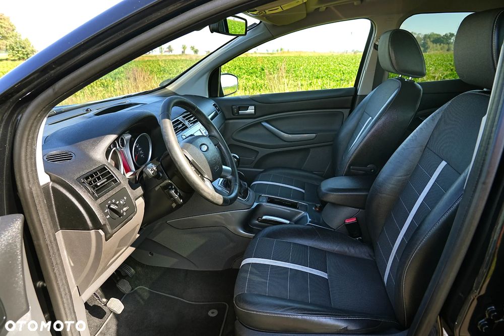 Ford Kuga 2.0 TDCi 4x4 Titanium - 17