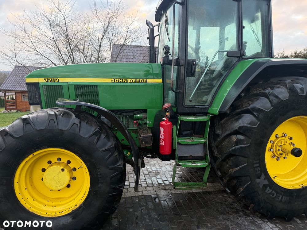 John Deere 7710 - 7