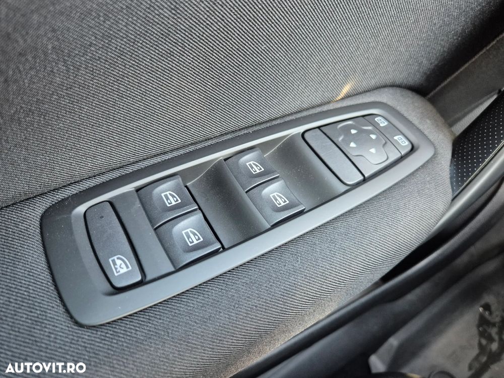Renault Megane TCe 140 EDC GPF Zen - 23