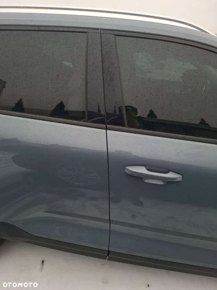 Volvo XC40 Zderzak przód 4 PDC kod lakieru 728 - 18