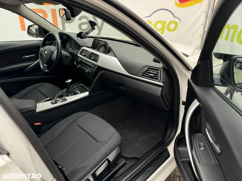 BMW Seria 3 318d - 25
