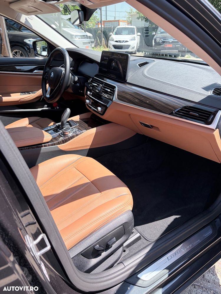 BMW Seria 5 520e Aut. Luxury Line - 14