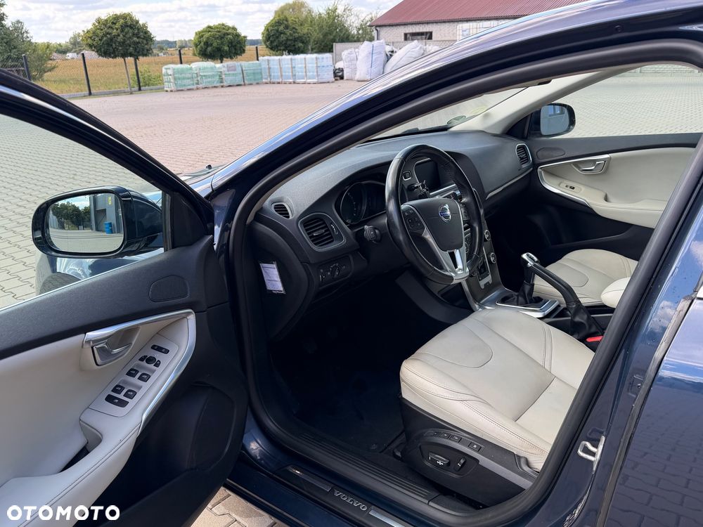 Volvo V40 D2 - 14