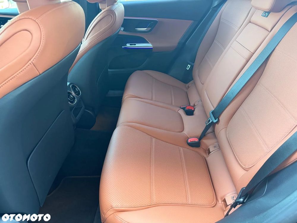Mercedes-Benz GLC 200 4Matic 9G-TRONIC Edition Avantgarde - 16