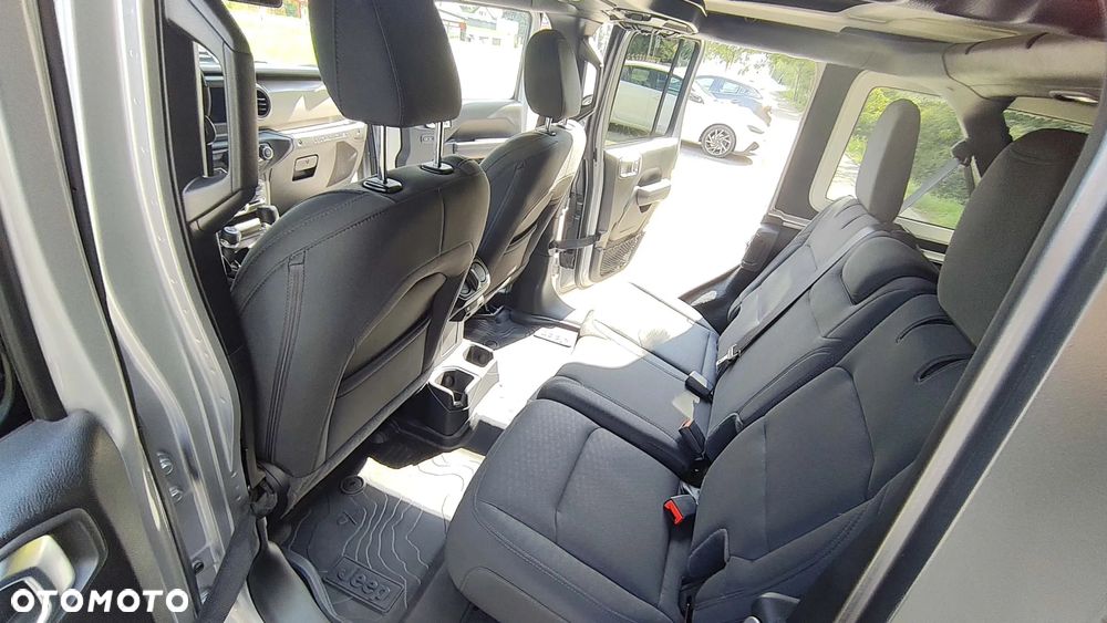 Jeep Wrangler - 39