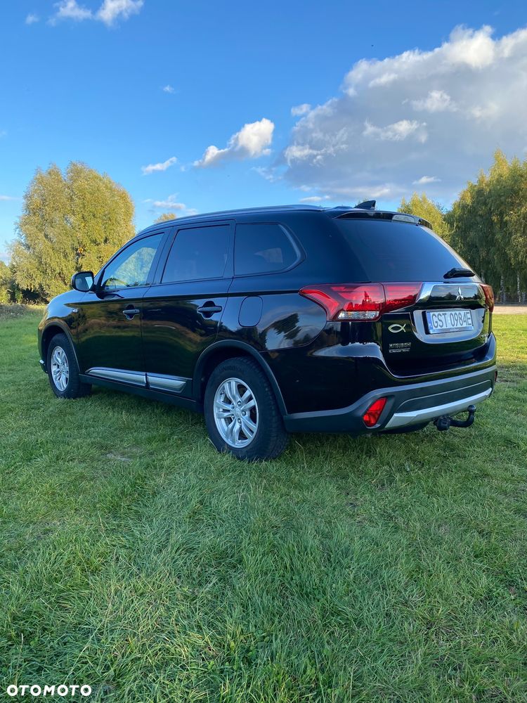 Mitsubishi Outlander 2.0 Invite + 2WD - 6