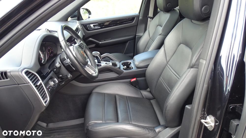 Porsche Cayenne E-Hybrid Platinum Edition - 9