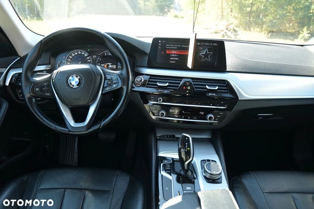 BMW Seria 5 520d Sport Line - 22