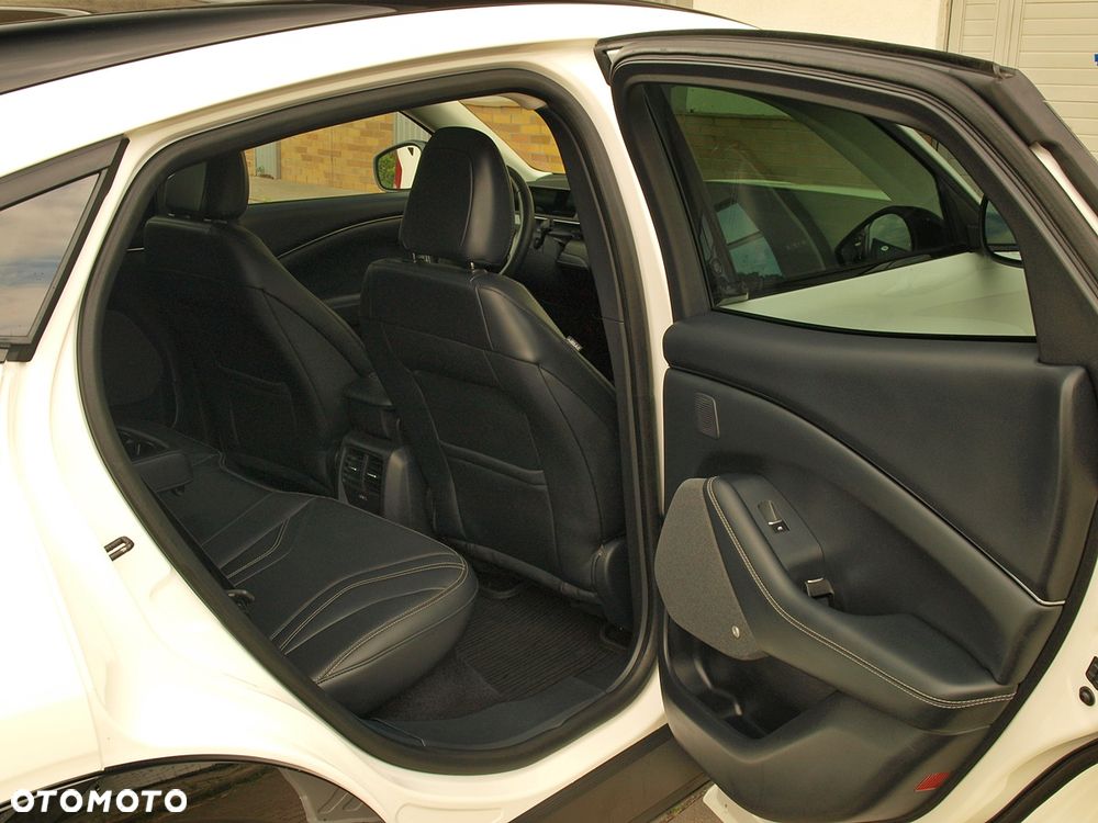 Ford Mustang Mach-E PREMIUM - 21