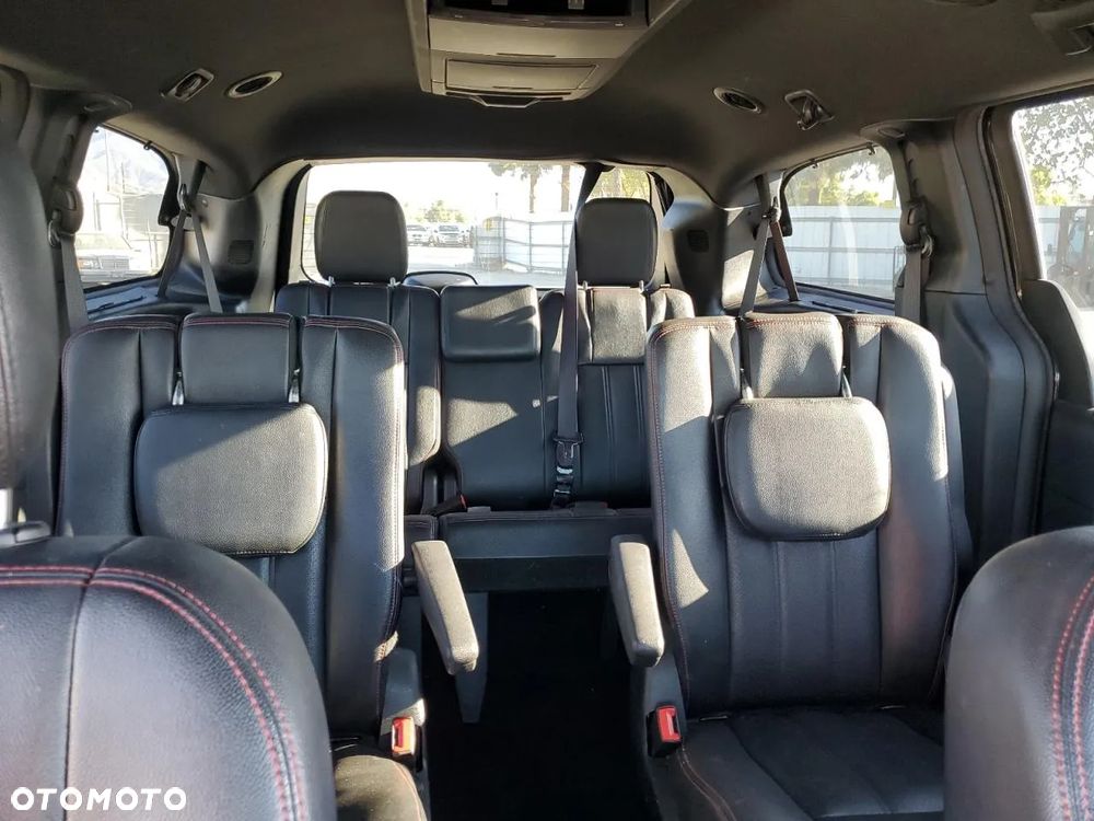 Dodge Grand Caravan - 9