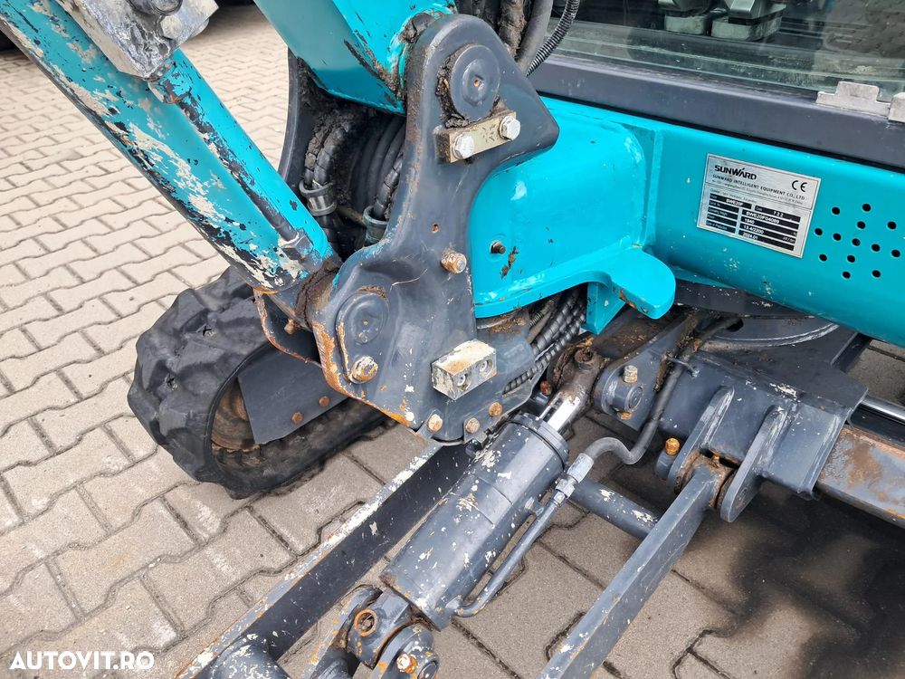 SUNWARD WE 20F MINIEXCAVATOR PE SENILE 4 CUPE LAMA TIP BULDOZER - 10