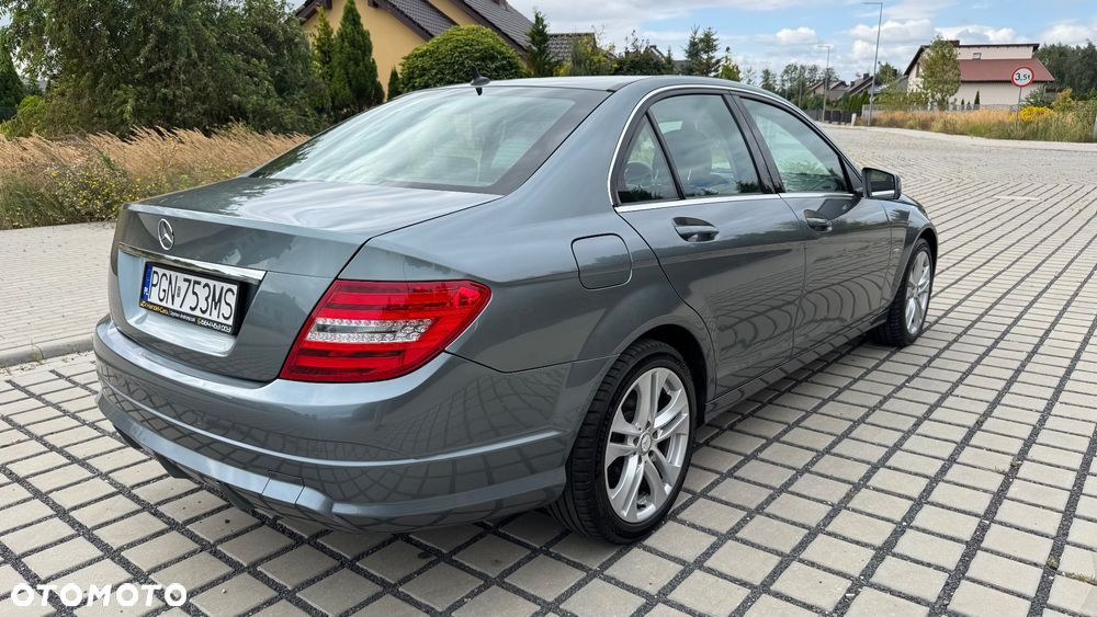 Mercedes-Benz Klasa C 180 CGI BlueEff Avantgarde - 14