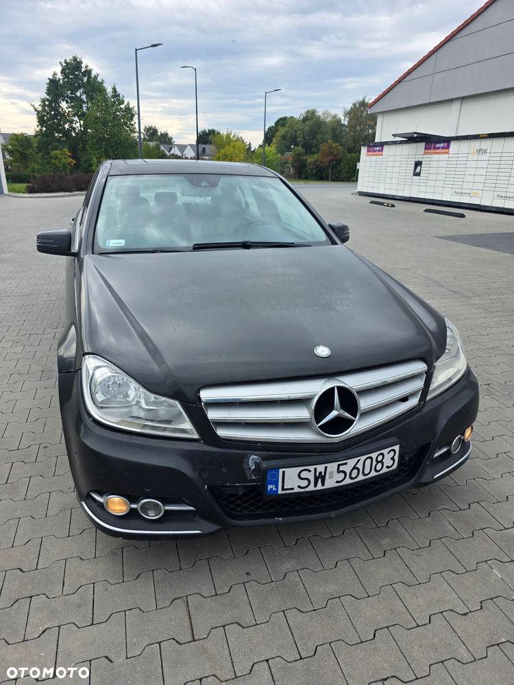Mercedes-Benz Klasa C 180 CGI BlueEff Elegance - 20