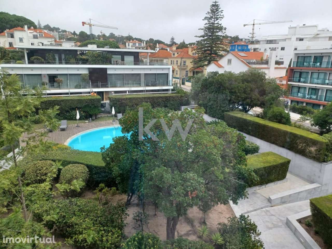 Luxuoso T4 Duplex em condomínio fechado - Estoril (Casino) - Grande imagem: 3/32