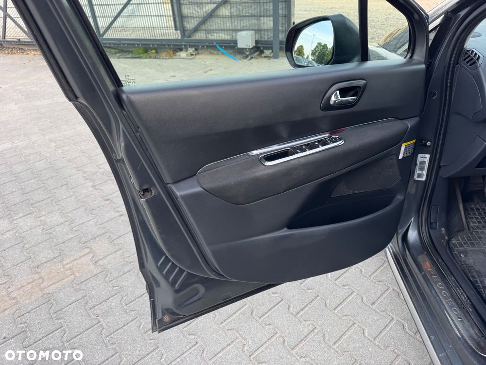 Peugeot 3008 2.0 HDi Allure - 11
