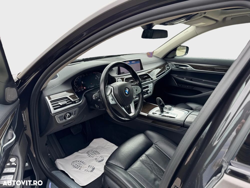 BMW Seria 7 730d - 12