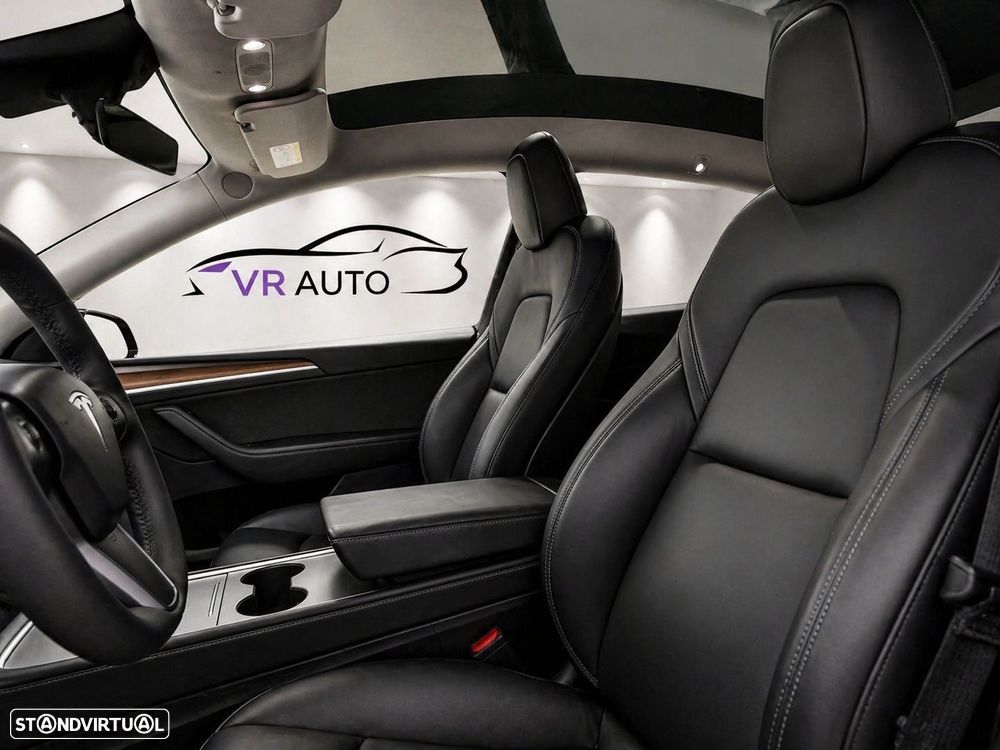 Tesla Model Y Long Range Dual Motor AWD - 8