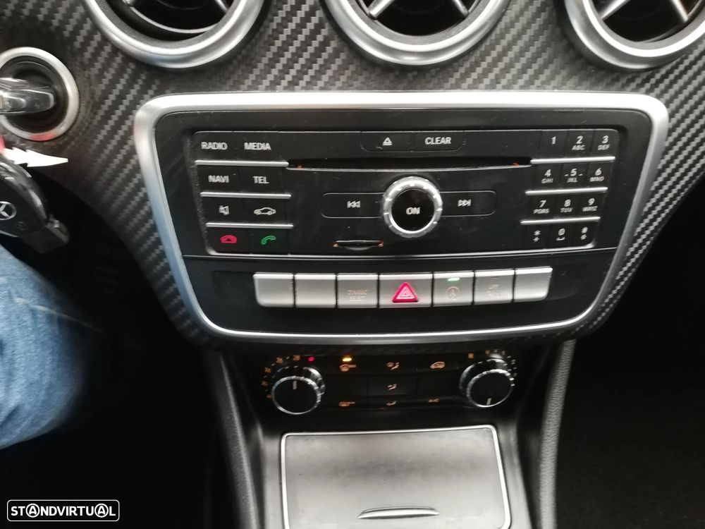 Mercedes-Benz A 180 CDI AMG Line - 11