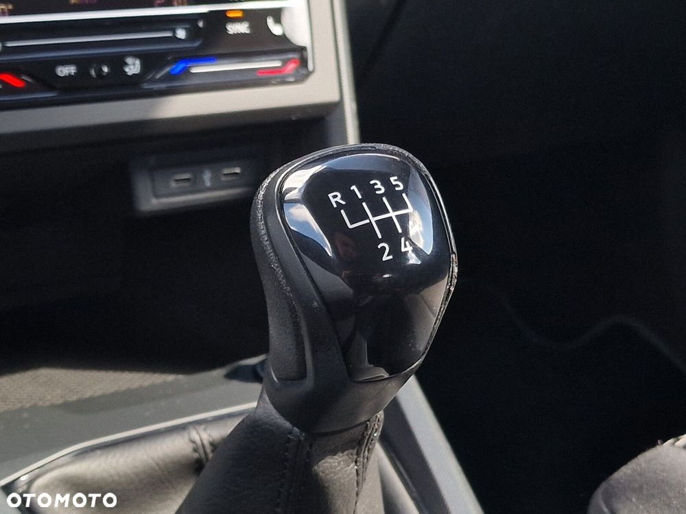 Volkswagen T-Cross 1.0 TSI - 23