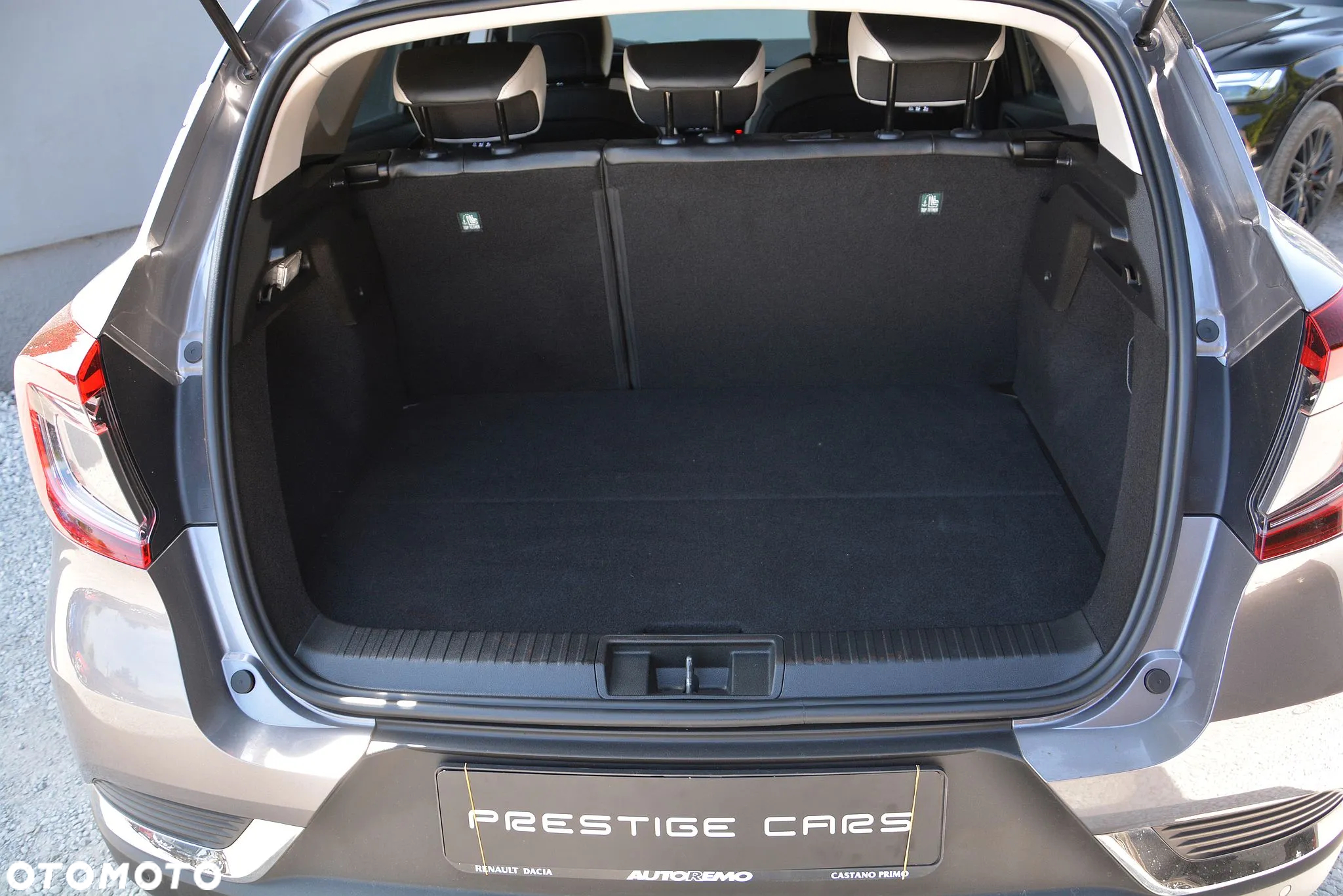 Renault Captur E-TECH PLUG-in 160 INTENS - 12