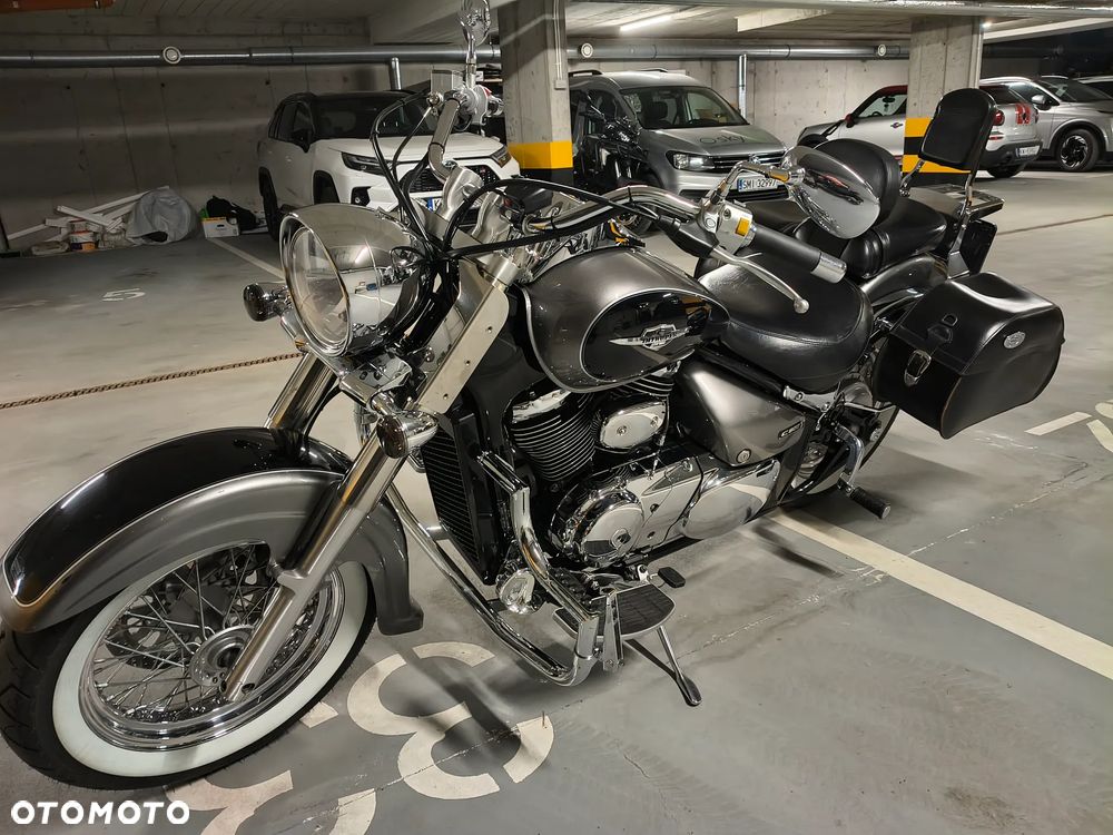Suzuki Intruder - 1