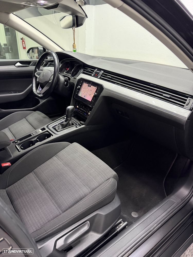 VW Passat Variant 2.0 TDi Elegance DSG - 9