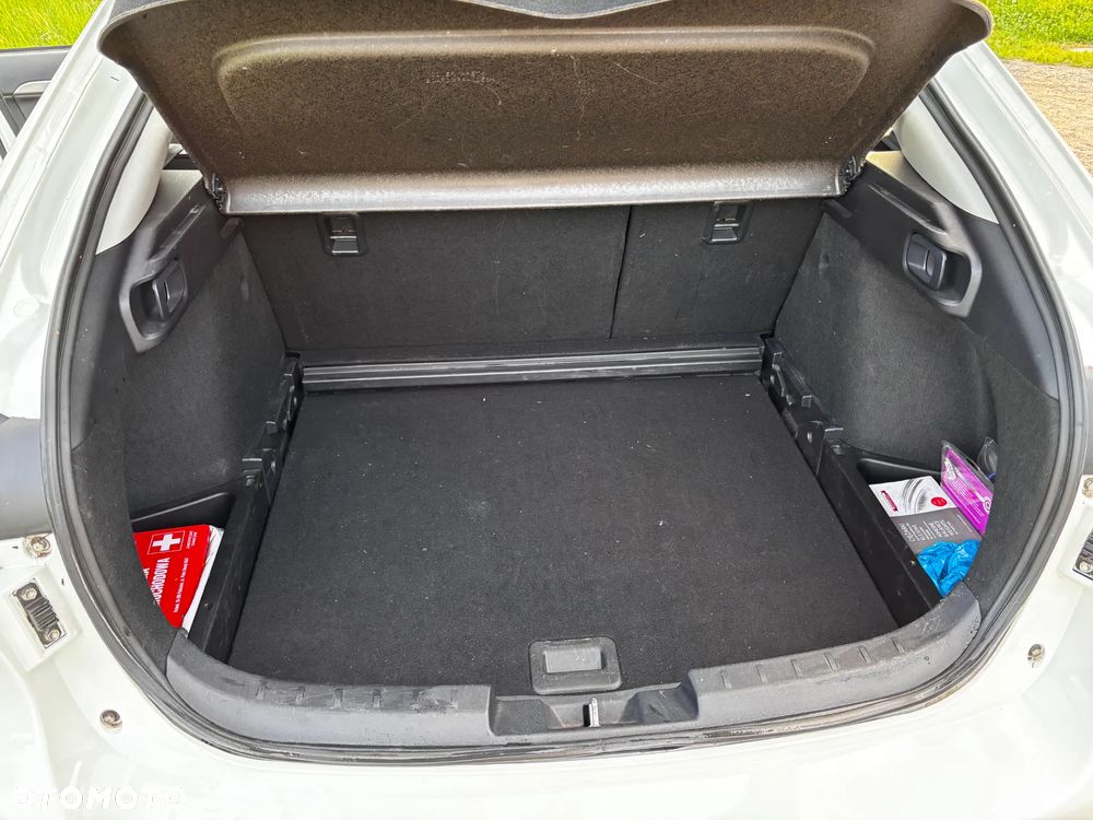 Mitsubishi Lancer 1.6 Invite - 12