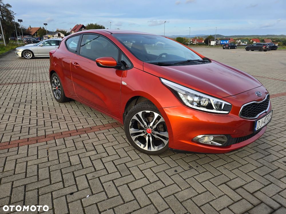 Kia Proceed 2013 photo 2