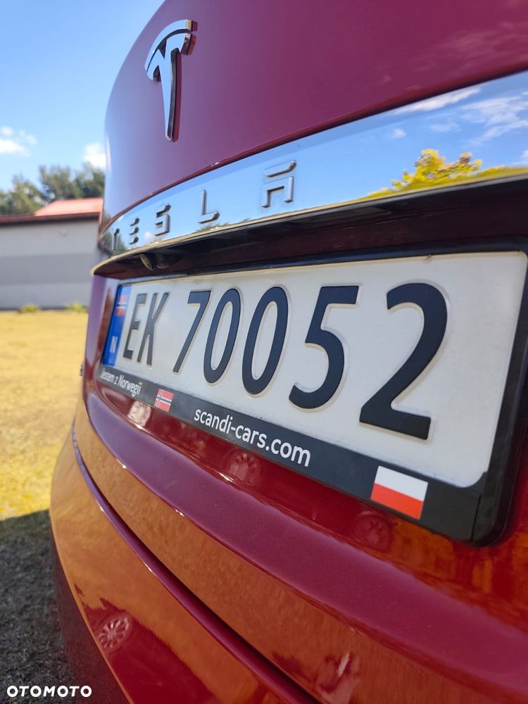 Tesla Model S - 6