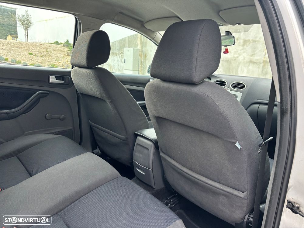 Ford Focus SW 1.6 TDCi Titanium - 27