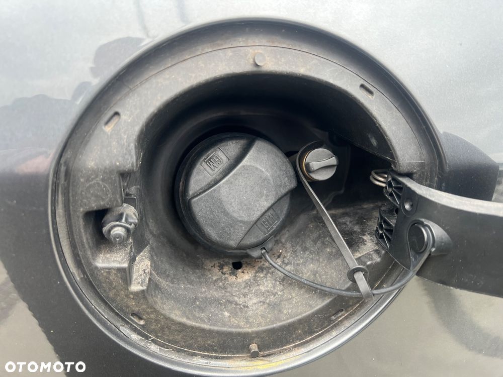 Opel Astra 1.4 T Enjoy S&S - 29