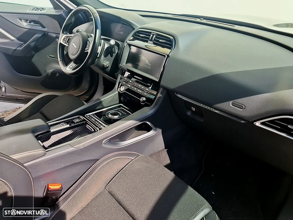 Jaguar F-Pace 20d AWD Aut. R-Sport - 6