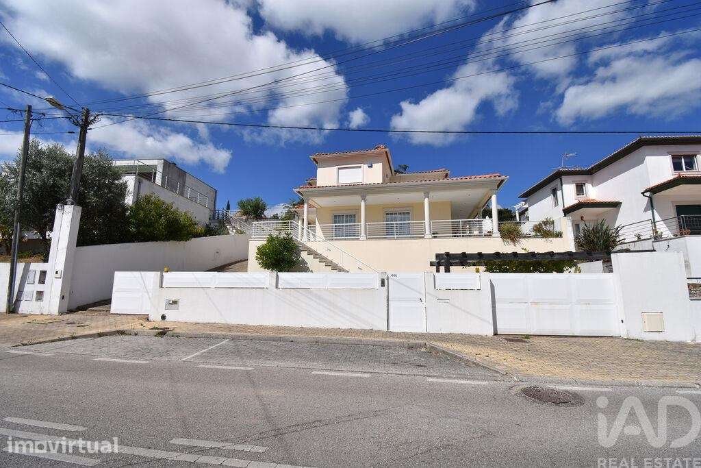 Casa / Villa T4 em Eiras e São Paulo de Frades de 360 m2 - Grande imagem: 2/36