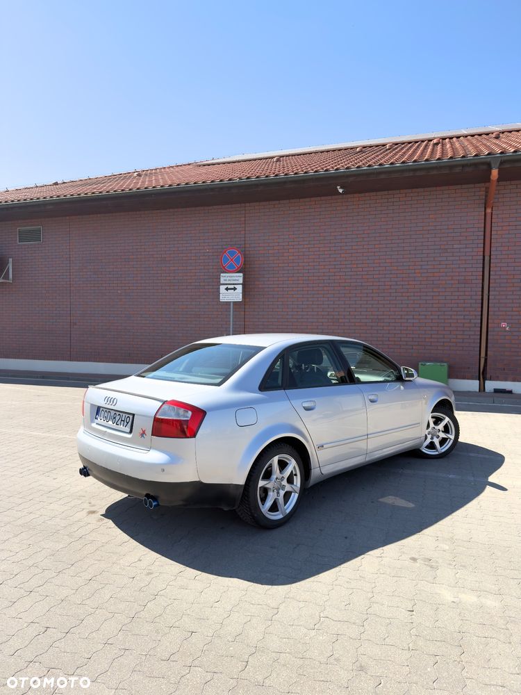 Audi A4 Limousine - 6