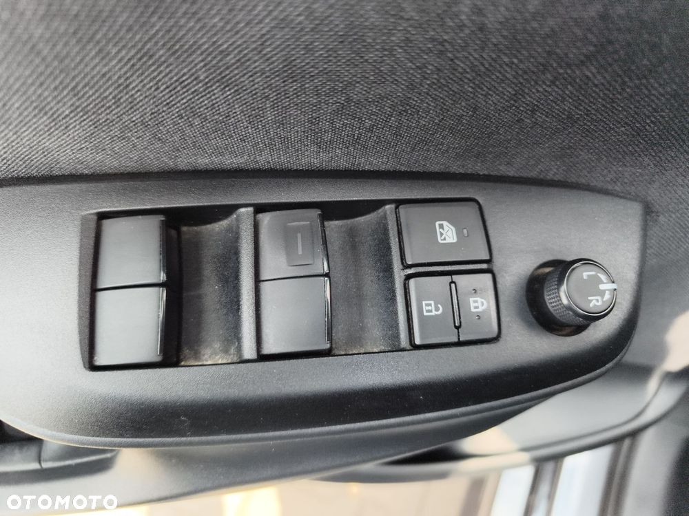 Toyota Yaris Hybrid 1.5 Style - 19