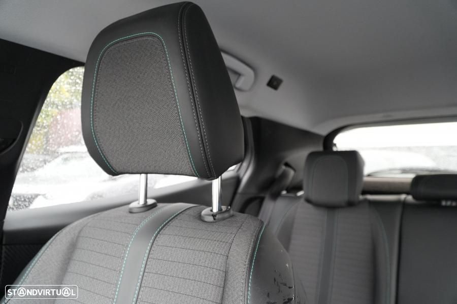 Peugeot 2008 1.2 PureTech Allure - 12
