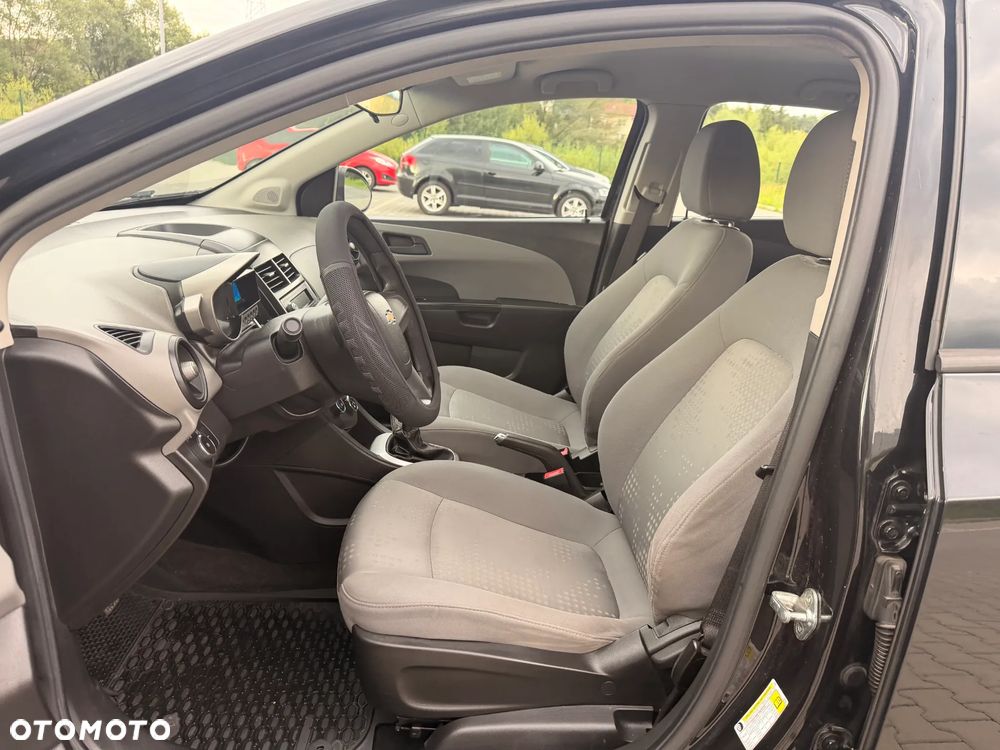 Chevrolet Aveo - 11
