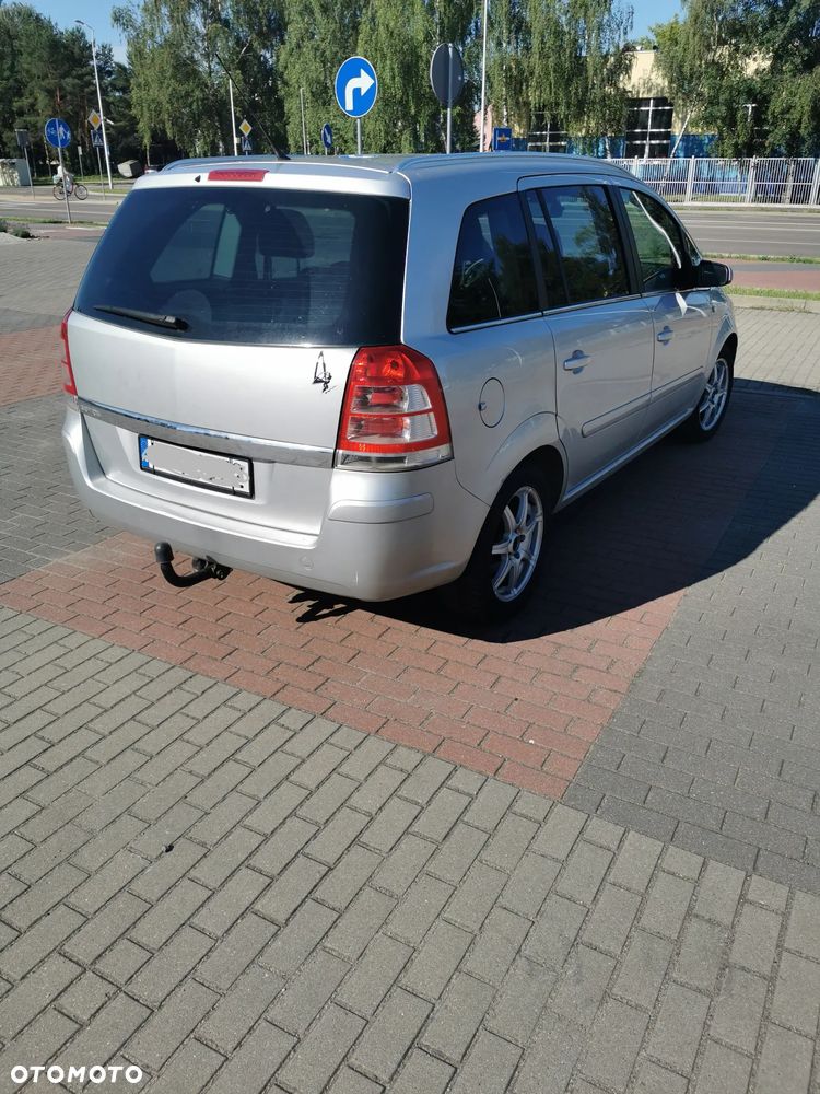 Opel Zafira - 2