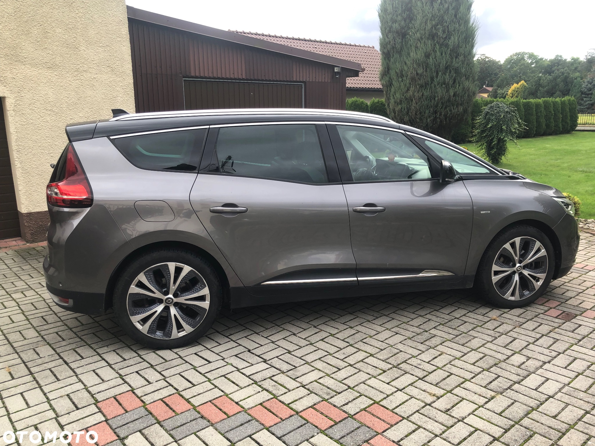 Renault Grand Scenic dCi 110 EDC Bose Edition - 4