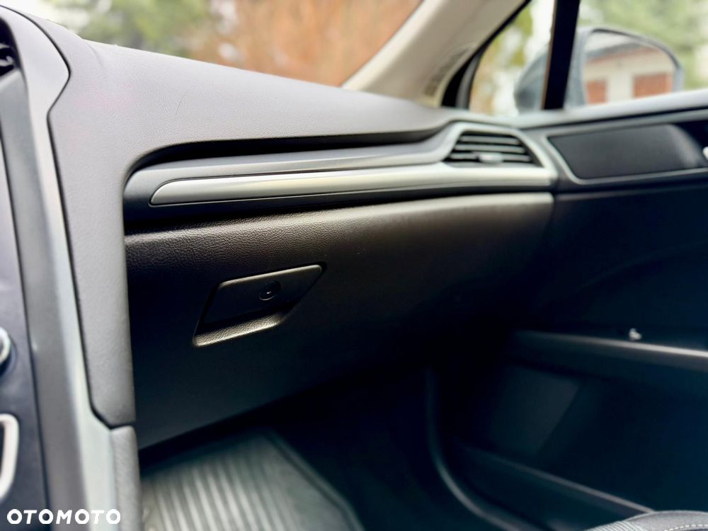 Ford Mondeo 2.0 TDCi Titanium - 33