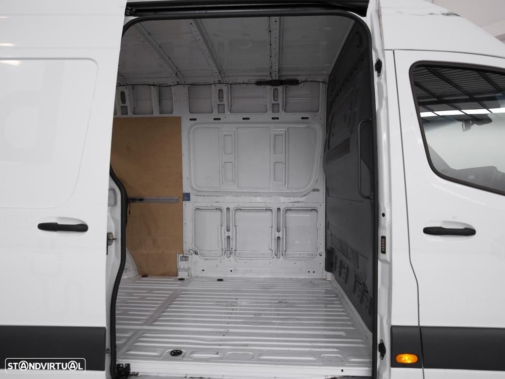 Mercedes-Benz E-SPRINTER - 6