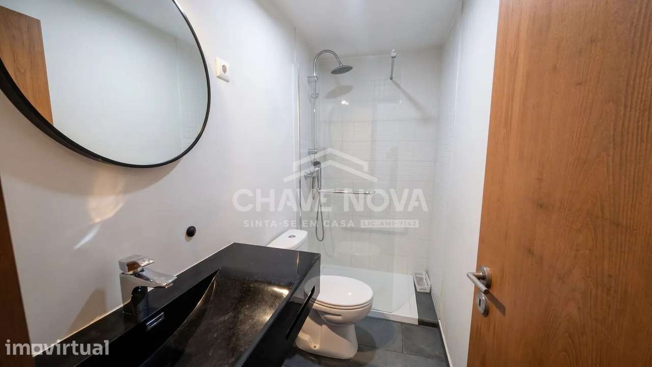 Prédio em Propriedade Total | 5 T0´s + Loja | Carvalhido - Porto - Grande imagem: 5/38