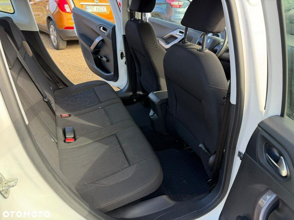 Peugeot 2008 - 7