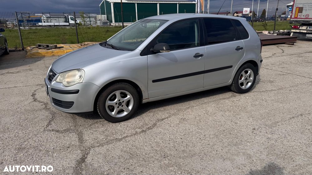 Volkswagen Polo 1.2 Attractive - 2