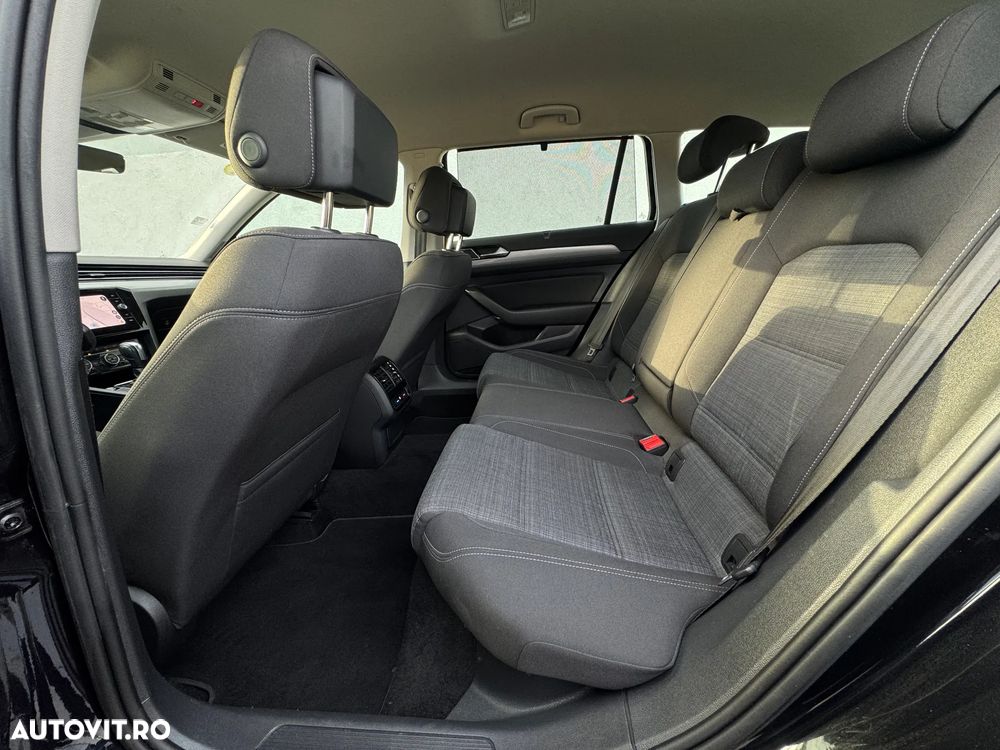 Volkswagen Passat Variant 2.0 TDI SCR DSG Elegance - 15