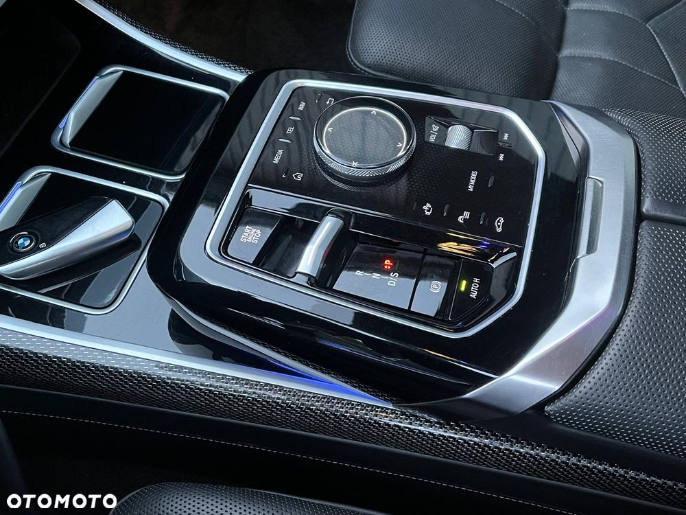 BMW Seria 7 740Ld xDrive sport - 26