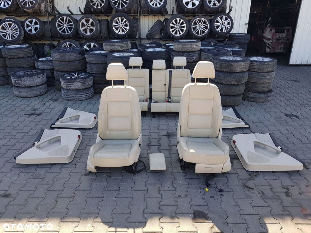 VW TIGUAN I 5N 06-15r FOTELE SKÓRZANE KANAPA KOMPLET